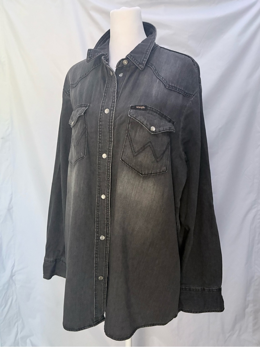 NWOT Wrangler Women’s Boyfriend Denim Grey Shirt Jacket | XL